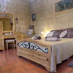 Id-dwejra House Of Character With Private Pool And Jaccuzi Feriehus