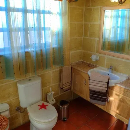 Id-dwejra House Of Character With Private Pool And Jaccuzi