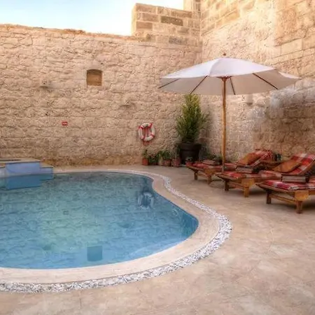 Id-dwejra House Of Character With Private Pool And Jaccuzi