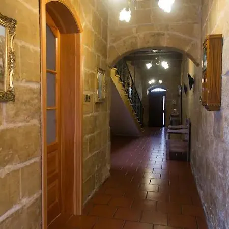 Id-dwejra House Of Character With Private Pool And Jaccuzi