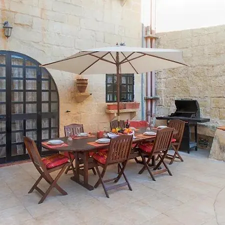 Id-dwejra House Of Character With Private Pool And Jaccuzi Feriehus
