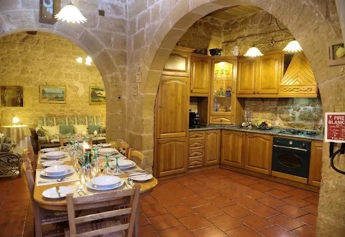 Id-dwejra House Of Character With Private Pool And Jaccuzi *