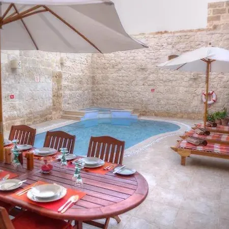 Id-dwejra House Of Character With Private Pool And Jaccuzi