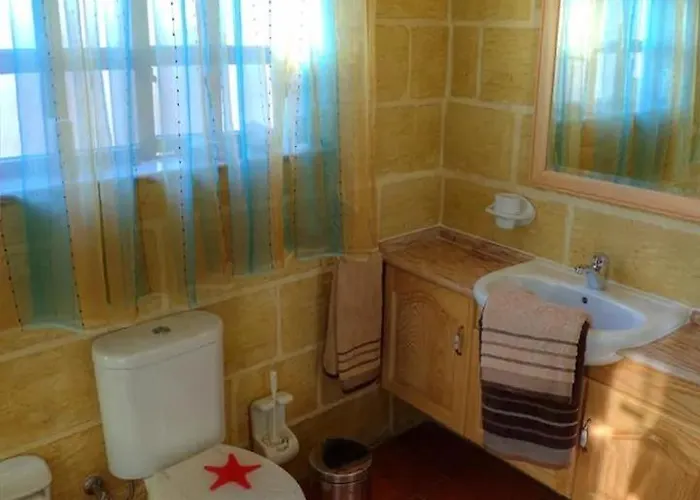 Id-dwejra House Of Character With Private Pool And Jaccuzi