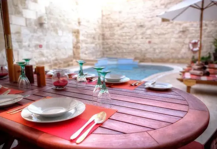 Id-dwejra House Of Character With Private Pool And Jaccuzi Case de vacanță *