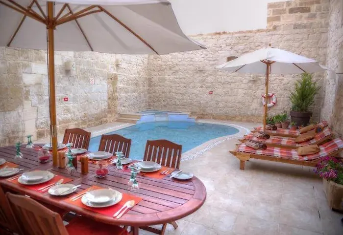 Id-dwejra House Of Character With Private Pool And Jaccuzi