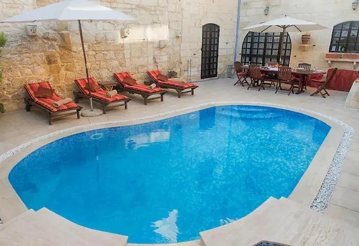 Id-dwejra House Of Character With Private Pool And Jaccuzi Case de vacanță