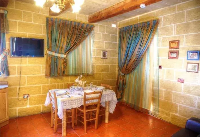 Case de vacanță Id-dwejra House Of Character With Private Pool And Jaccuzi *