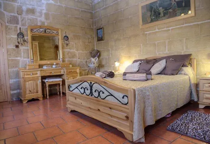 Id-dwejra House Of Character With Private Pool And Jaccuzi Case de vacanță